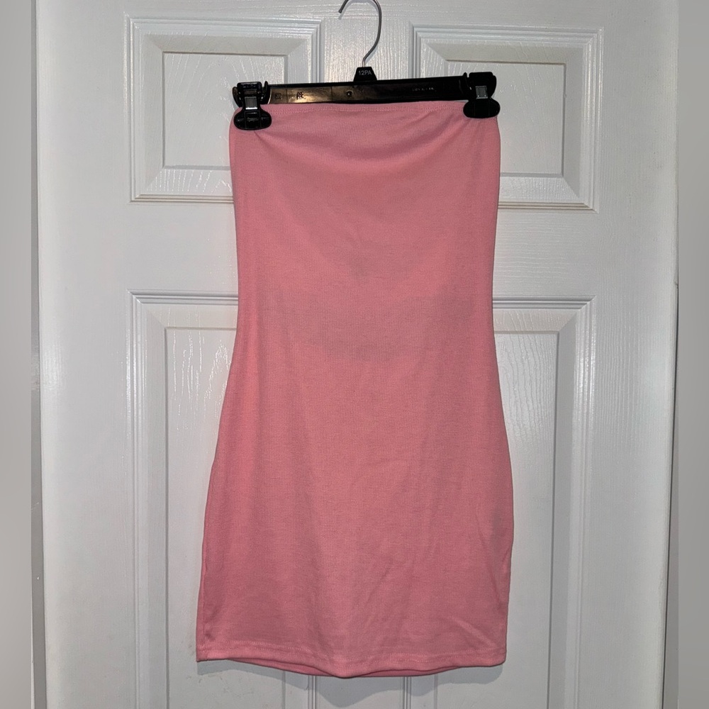 Shein pink strapless dress. Size M. NWT